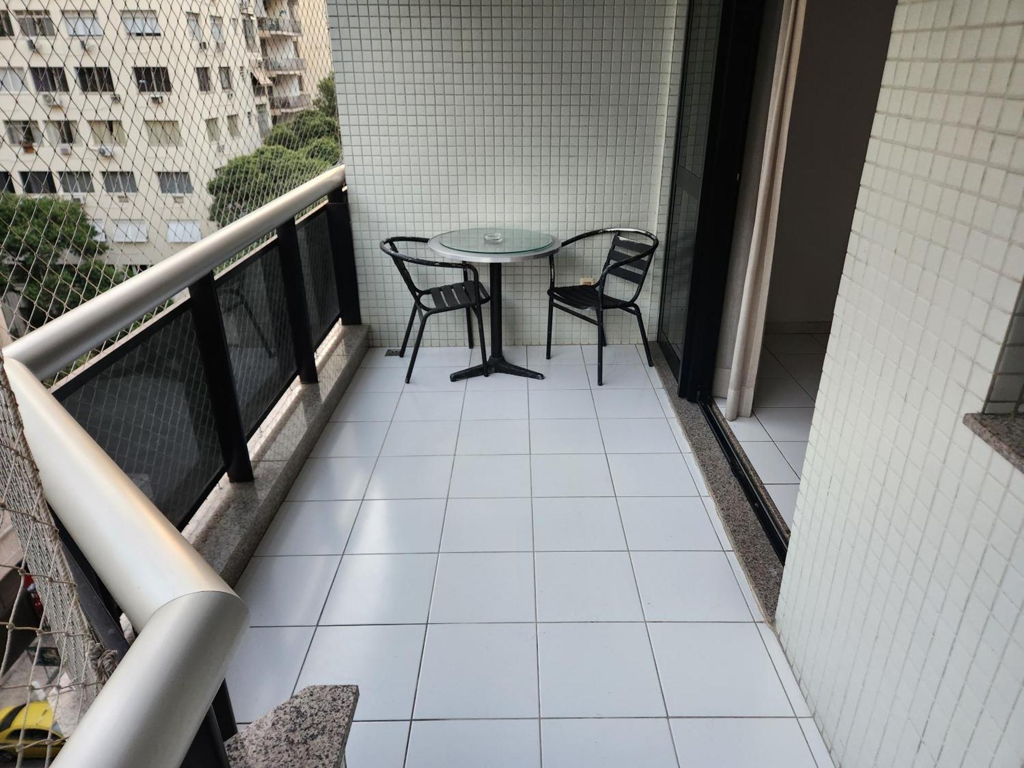 Quarto, Sala E Varanda Em Copa Apartamento *