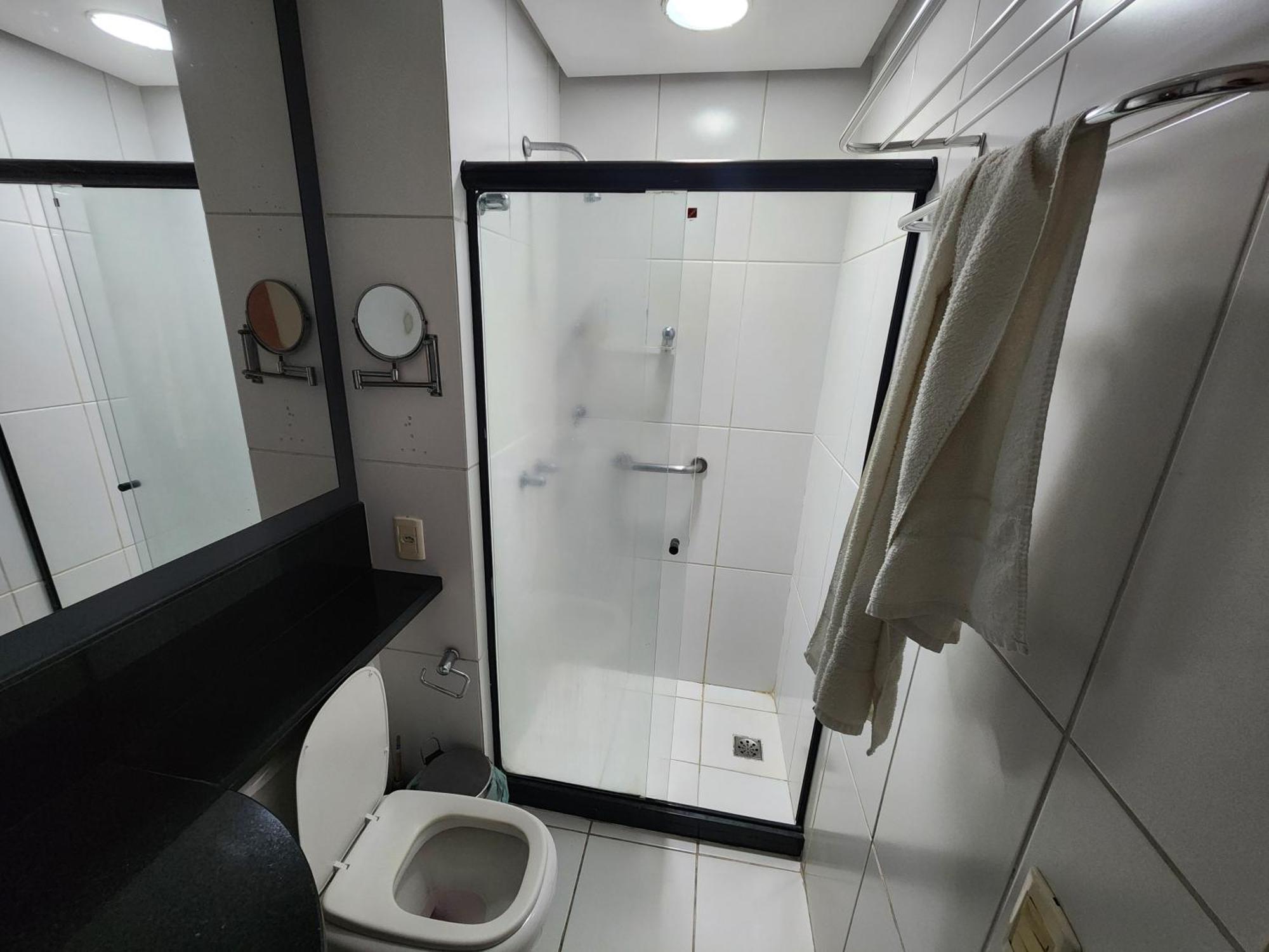 Quarto, Sala E Varanda Em Copa Apartamento *