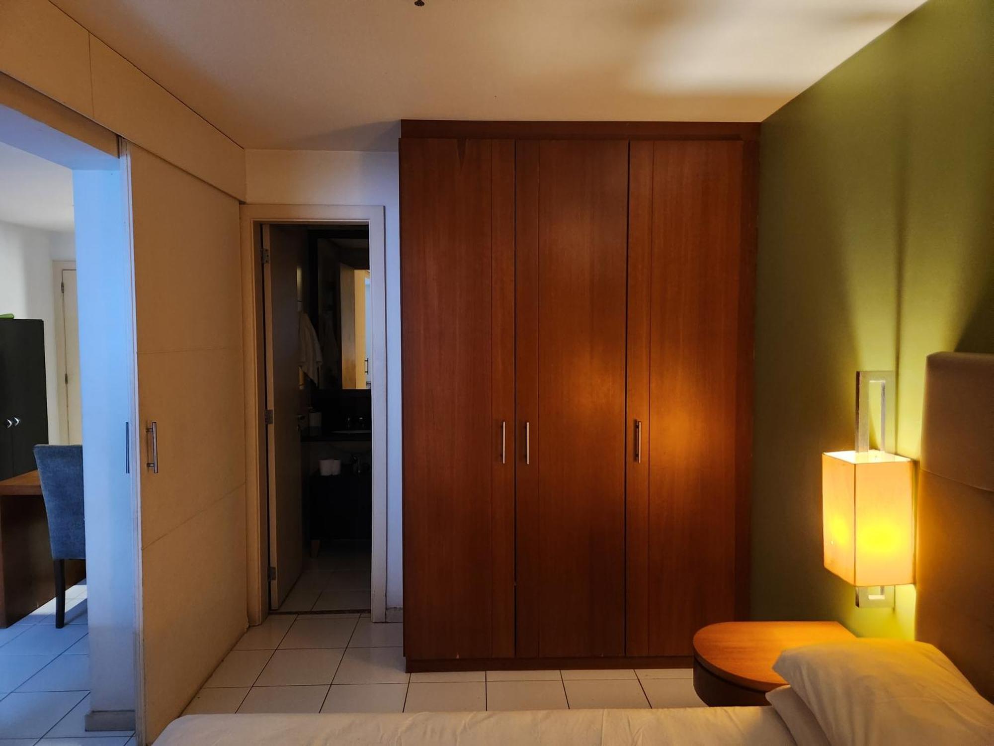 Apartamento Quarto, Sala E Varanda Em Copa *